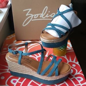 NIB Mineral Blue Zodiac Yolanda wedge sandal